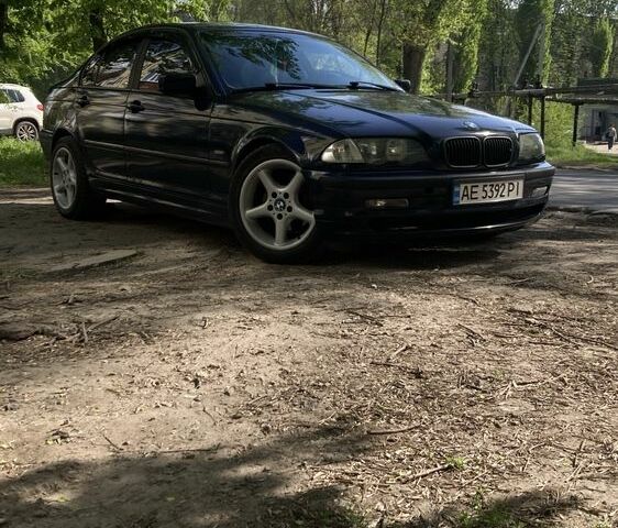 Синий БМВ 3 Серия, объемом двигателя 1.9 л и пробегом 490 тыс. км за 4800 $, фото 1 на Automoto.ua
