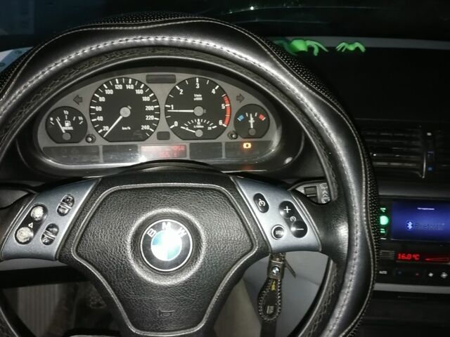 Синій БМВ 3 Серія, об'ємом двигуна 2 л та пробігом 300 тис. км за 5000 $, фото 1 на Automoto.ua