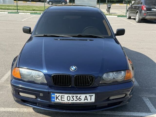Синий БМВ 3 Серия, объемом двигателя 3 л и пробегом 400 тыс. км за 4718 $, фото 1 на Automoto.ua