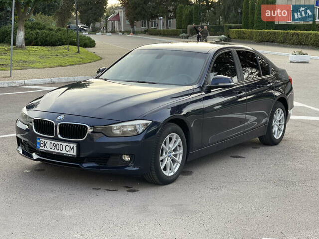 Синій БМВ 3 Серія, об'ємом двигуна 2 л та пробігом 260 тис. км за 13500 $, фото 1 на Automoto.ua