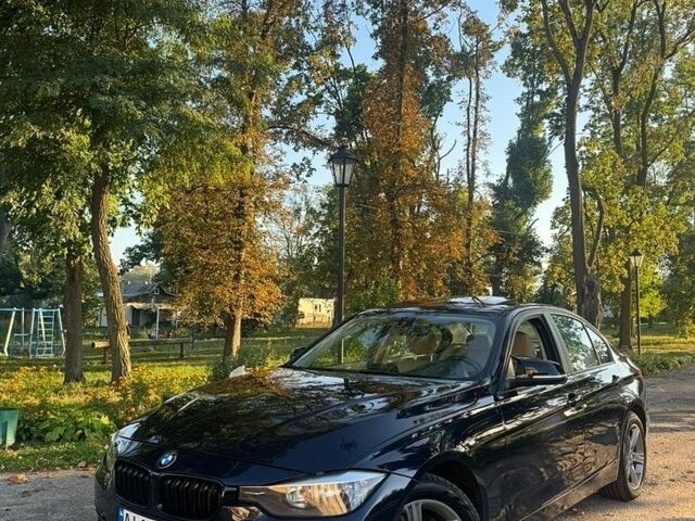 Синій БМВ 3 Серія, об'ємом двигуна 2 л та пробігом 180 тис. км за 12500 $, фото 1 на Automoto.ua