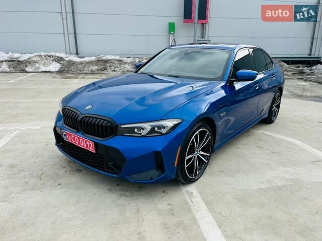 Синий БМВ 3 Серия, объемом двигателя 2 л и пробегом 42 тыс. км за 53500 $, фото 1 на Automoto.ua