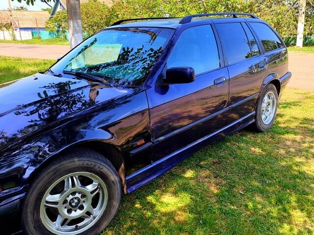 Синий БМВ 3 Серия, объемом двигателя 1.7 л и пробегом 0 тыс. км за 2500 $, фото 1 на Automoto.ua