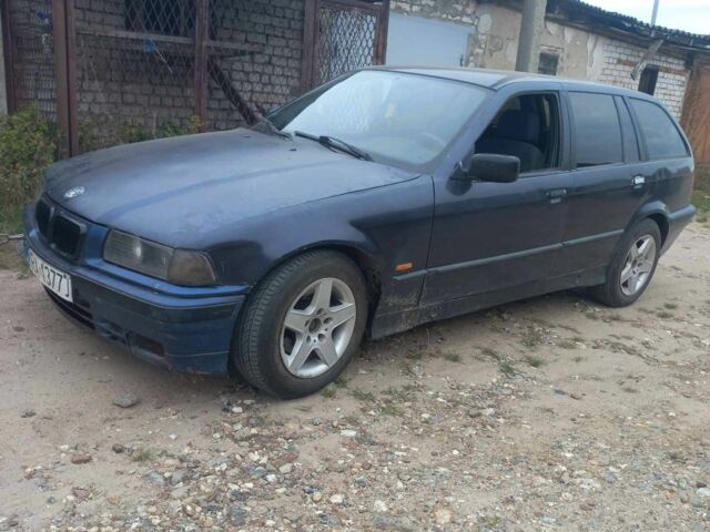 Синий БМВ 3 Серия, объемом двигателя 1.7 л и пробегом 777 тыс. км за 700 $, фото 1 на Automoto.ua