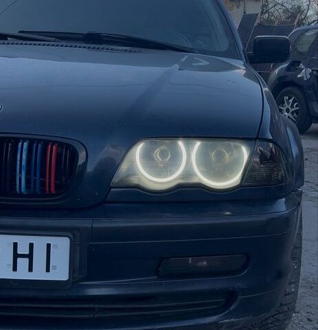 Синий БМВ 3 Серия, объемом двигателя 2 л и пробегом 400 тыс. км за 4500 $, фото 1 на Automoto.ua