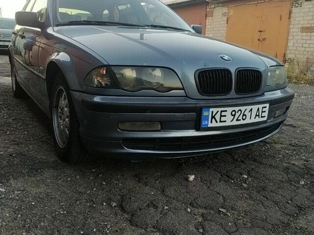 Синий БМВ 3 Серия, объемом двигателя 2 л и пробегом 400 тыс. км за 4499 $, фото 1 на Automoto.ua