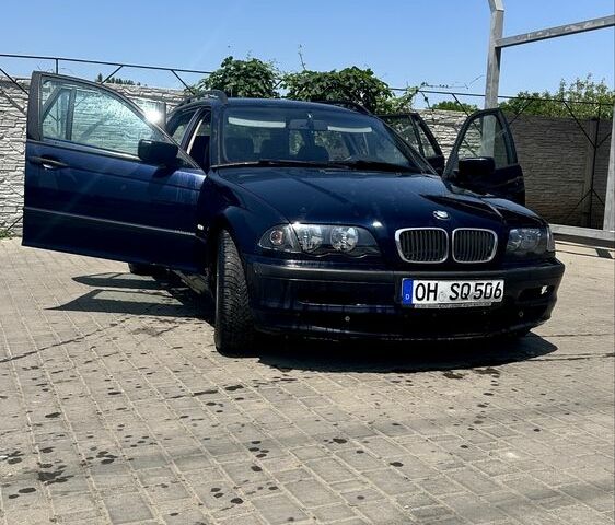 Синій БМВ 3 Серія, об'ємом двигуна 2 л та пробігом 300 тис. км за 2400 $, фото 1 на Automoto.ua