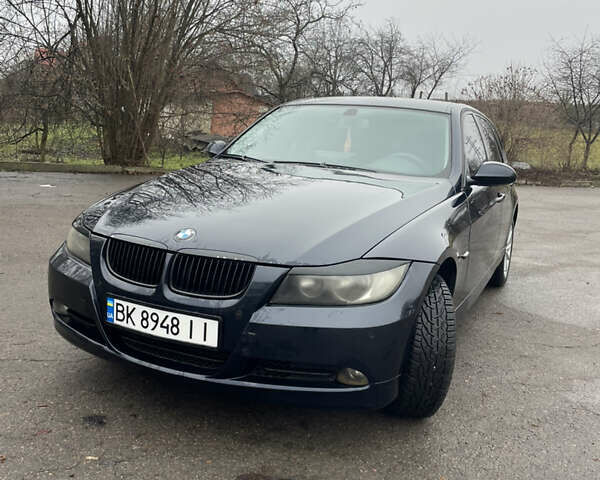 Синий БМВ 3 Серия, объемом двигателя 2 л и пробегом 295 тыс. км за 6300 $, фото 1 на Automoto.ua