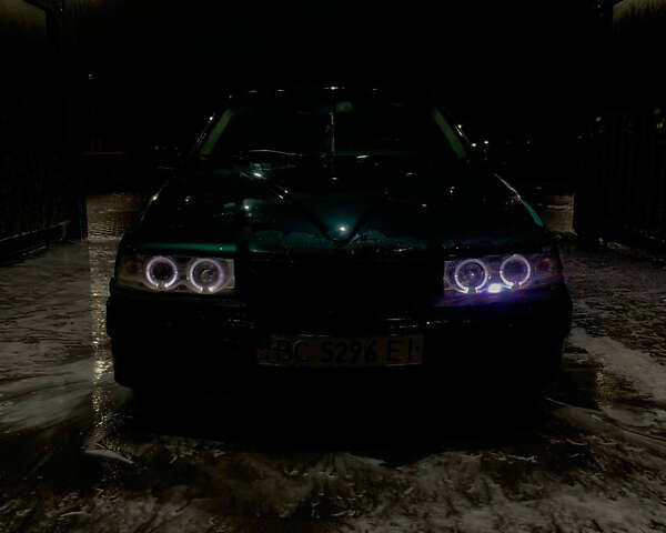 Зеленый БМВ 3 Серия, объемом двигателя 1.8 л и пробегом 200 тыс. км за 1650 $, фото 1 на Automoto.ua