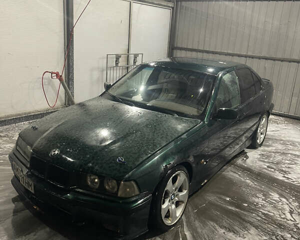 Зелений БМВ 3 Серія, об'ємом двигуна 2 л та пробігом 300 тис. км за 2600 $, фото 1 на Automoto.ua