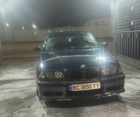 Зеленый БМВ 3 Серия, объемом двигателя 2 л и пробегом 448 тыс. км за 2500 $, фото 1 на Automoto.ua