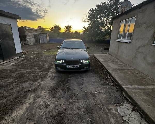 Зеленый БМВ 3 Серия, объемом двигателя 1.6 л и пробегом 400 тыс. км за 3200 $, фото 1 на Automoto.ua