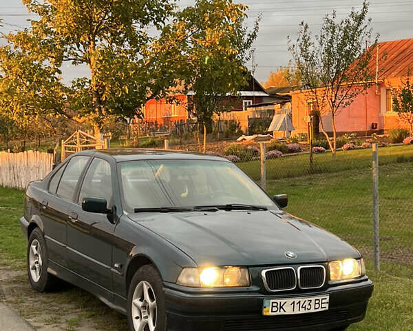 Зелений БМВ 3 Серія, об'ємом двигуна 1.6 л та пробігом 282 тис. км за 1900 $, фото 1 на Automoto.ua