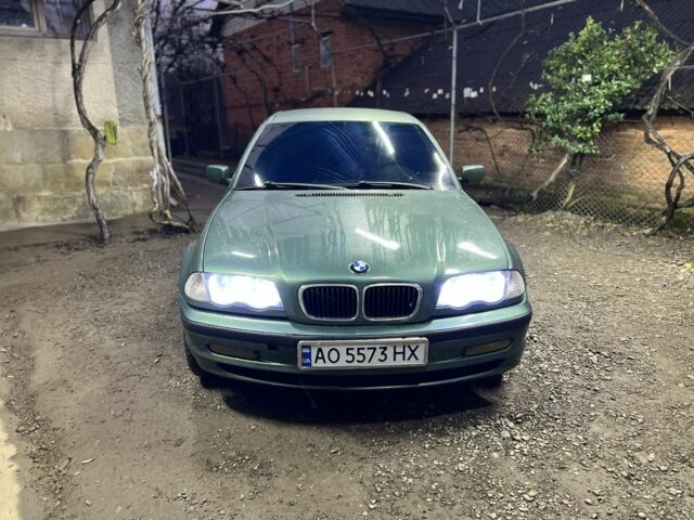Зеленый БМВ 3 Серия, объемом двигателя 2 л и пробегом 300 тыс. км за 2900 $, фото 1 на Automoto.ua