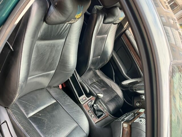 Зеленый БМВ 3 Серия, объемом двигателя 2 л и пробегом 360 тыс. км за 4000 $, фото 1 на Automoto.ua