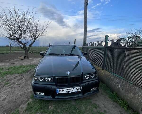 Зеленый БМВ 3 Серия, объемом двигателя 1.6 л и пробегом 300 тыс. км за 3700 $, фото 1 на Automoto.ua