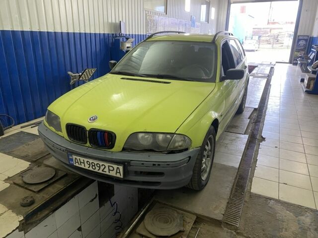 Зеленый БМВ 3 Серия, объемом двигателя 2 л и пробегом 400 тыс. км за 2400 $, фото 1 на Automoto.ua