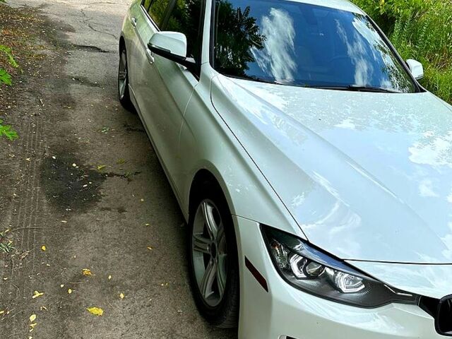 Белый БМВ 3-series, объемом двигателя 2 л и пробегом 260 тыс. км за 13000 $, фото 1 на Automoto.ua