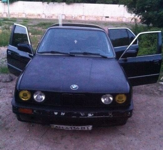 Чорний БМВ 316, об'ємом двигуна 1.8 л та пробігом 477 тис. км за 1400 $, фото 1 на Automoto.ua