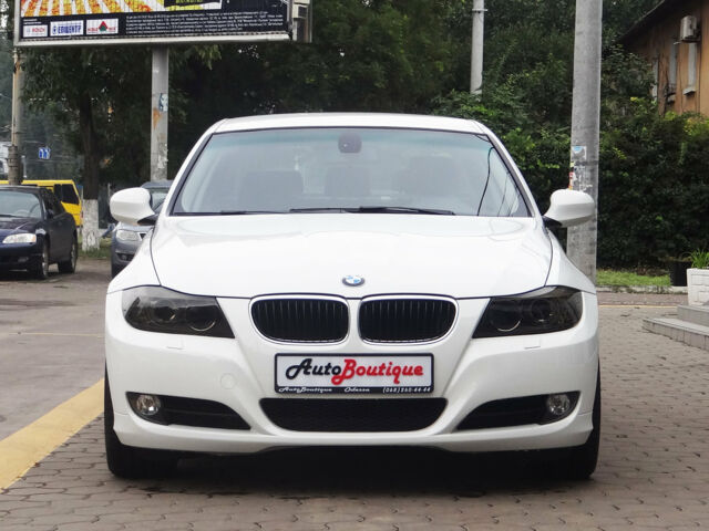 Белый БМВ 320, объемом двигателя 2 л и пробегом 101 тыс. км за 15000 $, фото 1 на Automoto.ua