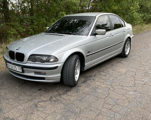 Серый БМВ 320, объемом двигателя 2 л и пробегом 320 тыс. км за 4900 $, фото 1 на Automoto.ua