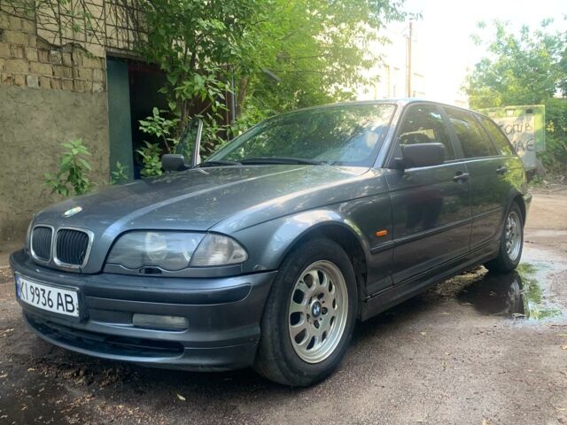 Сірий БМВ 320, об'ємом двигуна 2 л та пробігом 320 тис. км за 5200 $, фото 1 на Automoto.ua