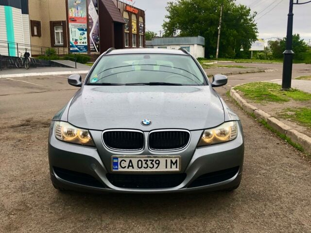 Серый БМВ 320, объемом двигателя 2 л и пробегом 270 тыс. км за 7500 $, фото 1 на Automoto.ua