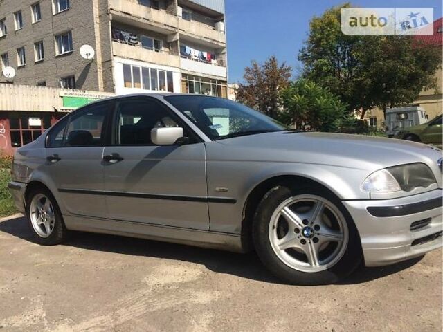 Сірий БМВ 320, об'ємом двигуна 2 л та пробігом 287 тис. км за 2500 $, фото 1 на Automoto.ua