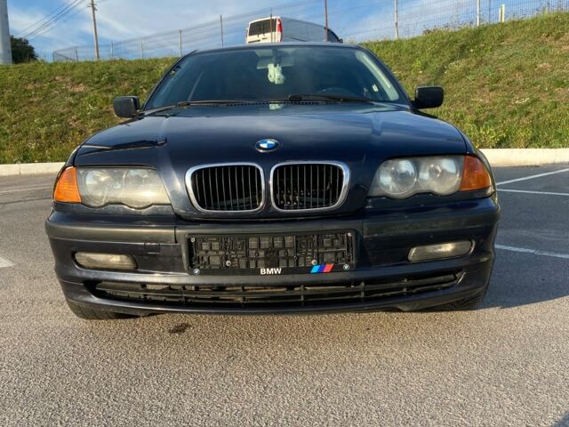 Синий БМВ 320, объемом двигателя 2 л и пробегом 350 тыс. км за 3500 $, фото 1 на Automoto.ua