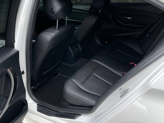 Белый БМВ 320и, объемом двигателя 2 л и пробегом 0 тыс. км за 13800 $, фото 1 на Automoto.ua