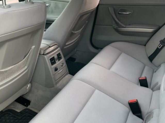 Сірий БМВ 320і, об'ємом двигуна 2 л та пробігом 0 тис. км за 8200 $, фото 1 на Automoto.ua