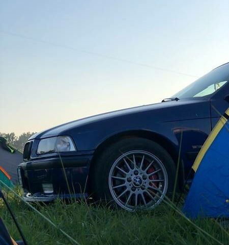 Синій БМВ 323, об'ємом двигуна 2.5 л та пробігом 250 тис. км за 8500 $, фото 1 на Automoto.ua