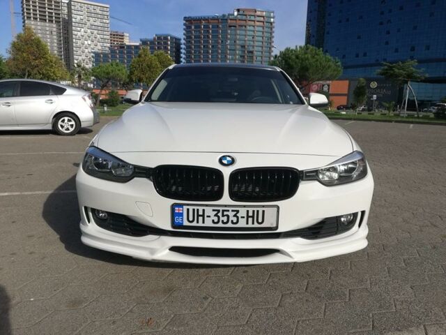 Белый БМВ 328, объемом двигателя 2 л и пробегом 170 тыс. км за 11500 $, фото 1 на Automoto.ua