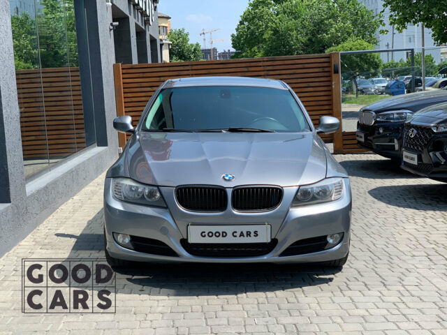 Серый БМВ 328, объемом двигателя 3 л и пробегом 207 тыс. км за 9250 $, фото 1 на Automoto.ua