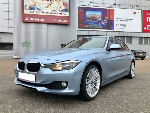 Синий БМВ 328, объемом двигателя 2 л и пробегом 117 тыс. км за 14300 $, фото 1 на Automoto.ua
