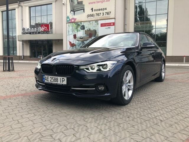 Синий БМВ 328, объемом двигателя 2 л и пробегом 38 тыс. км за 32500 $, фото 1 на Automoto.ua