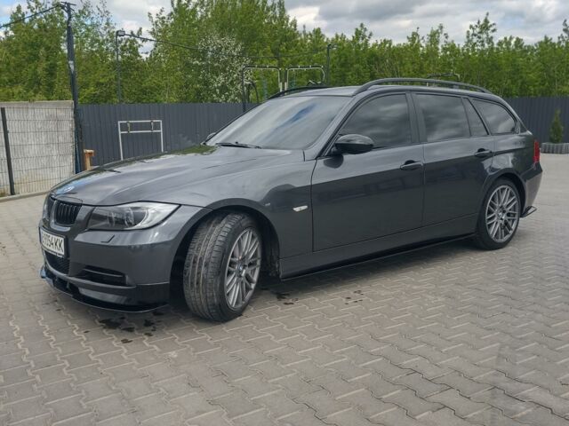 Серый БМВ 330, объемом двигателя 3 л и пробегом 262 тыс. км за 13999 $, фото 1 на Automoto.ua