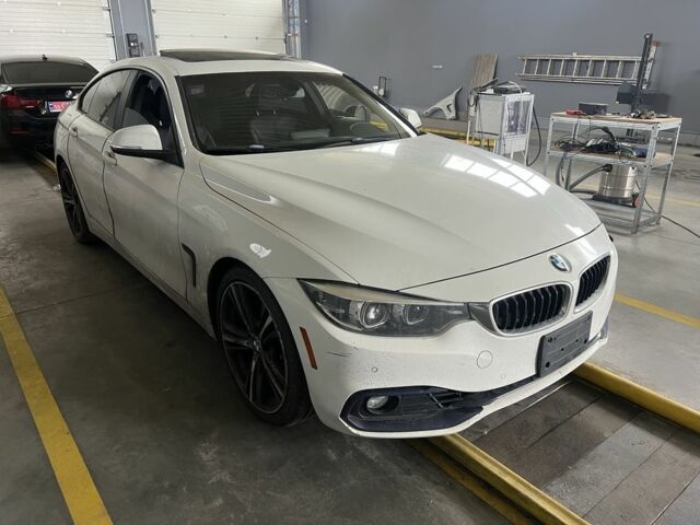 Белый БМВ 4 Серия, объемом двигателя 2 л и пробегом 200 тыс. км за 12000 $, фото 1 на Automoto.ua