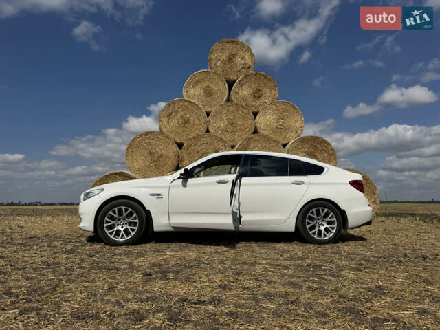 Белый БМВ 5 Серия ГТ, объемом двигателя 2.99 л и пробегом 180 тыс. км за 19500 $, фото 1 на Automoto.ua