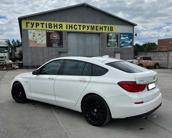 Белый БМВ 5 Серия ГТ, объемом двигателя 2.98 л и пробегом 245 тыс. км за 8999 $, фото 1 на Automoto.ua
