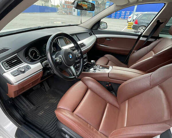 Білий БМВ 5 Серія ГТ, об'ємом двигуна 2 л та пробігом 245 тис. км за 23000 $, фото 1 на Automoto.ua