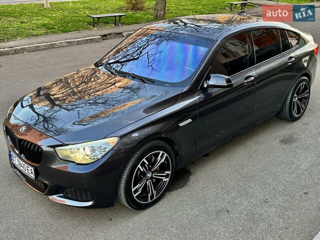 Серый БМВ 5 Серия ГТ, объемом двигателя 3 л и пробегом 222 тыс. км за 15000 $, фото 1 на Automoto.ua