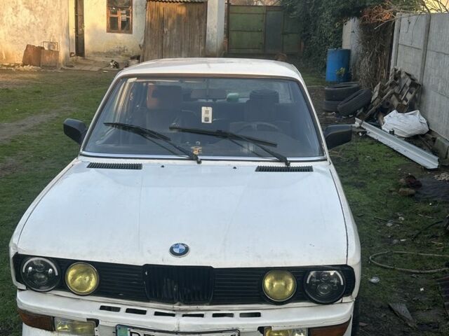 Белый БМВ 5 Серия, объемом двигателя 2.5 л и пробегом 500 тыс. км за 1000 $, фото 1 на Automoto.ua