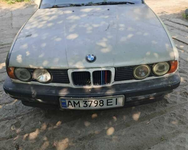 Белый БМВ 5 Серия, объемом двигателя 2 л и пробегом 410 тыс. км за 2000 $, фото 1 на Automoto.ua