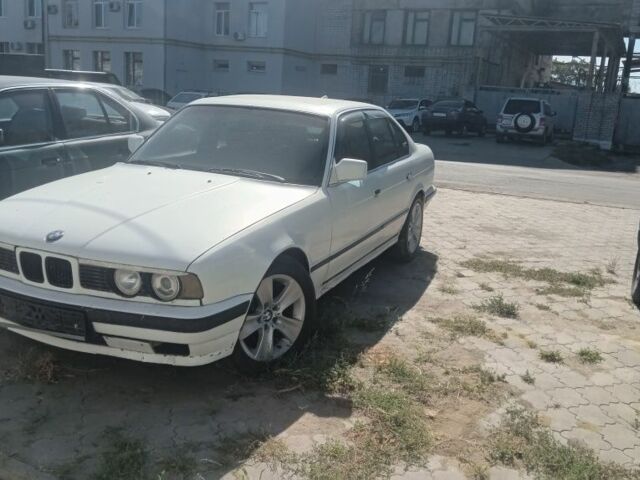 Белый БМВ 5 Серия, объемом двигателя 0 л и пробегом 400 тыс. км за 1045 $, фото 1 на Automoto.ua