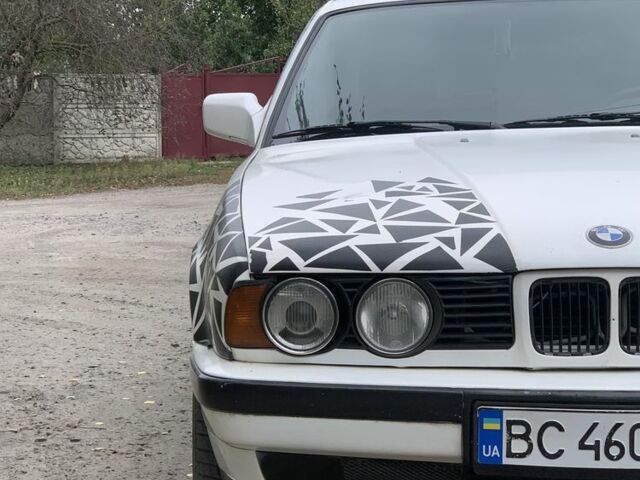 Белый БМВ 5 Серия, объемом двигателя 2 л и пробегом 460 тыс. км за 1800 $, фото 1 на Automoto.ua