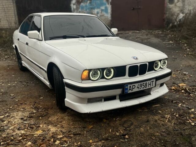 Белый БМВ 5 Серия, объемом двигателя 2 л и пробегом 276 тыс. км за 2000 $, фото 1 на Automoto.ua