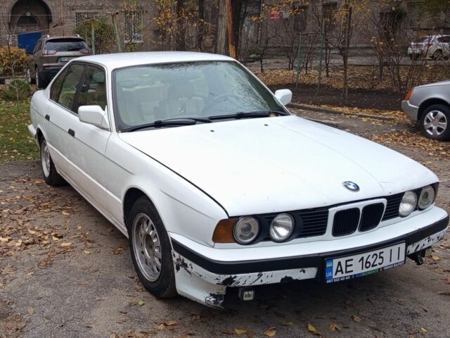 Белый БМВ 5 Серия, объемом двигателя 2.5 л и пробегом 589 тыс. км за 1903 $, фото 1 на Automoto.ua