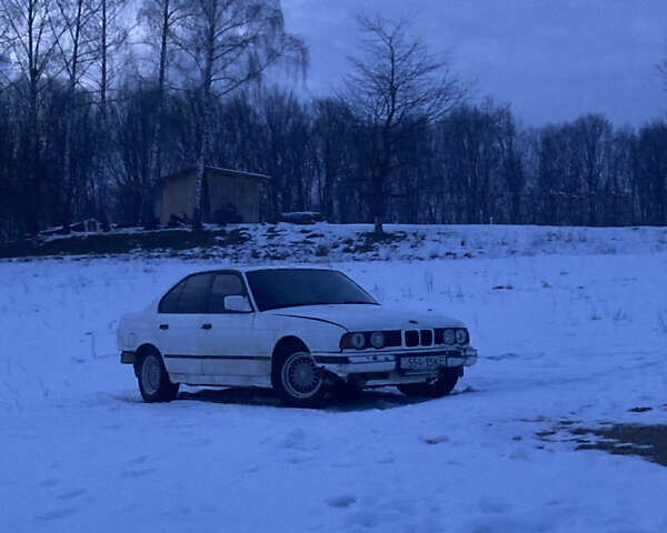 Белый БМВ 5 Серия, объемом двигателя 2 л и пробегом 20 тыс. км за 1000 $, фото 1 на Automoto.ua