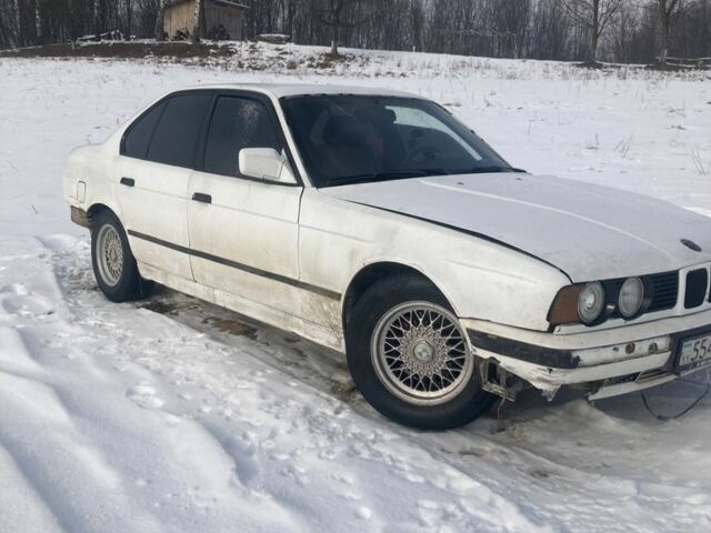 Белый БМВ 5 Серия, объемом двигателя 2 л и пробегом 20 тыс. км за 1000 $, фото 1 на Automoto.ua